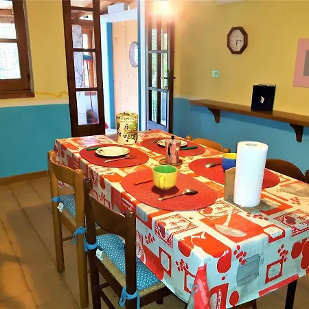 Casa Di Campagna Immersa Nel Verde Casa de Férias