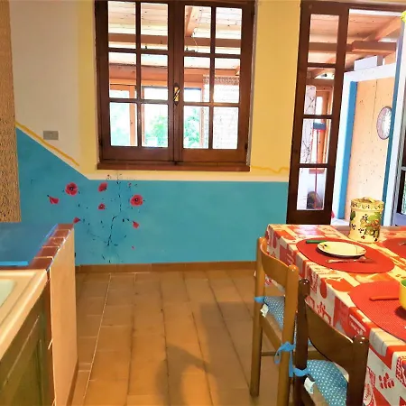 Casa Di Campagna Immersa Nel Verde Casa de Férias