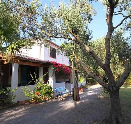 Casa Di Campagna Immersa Nel Verde *